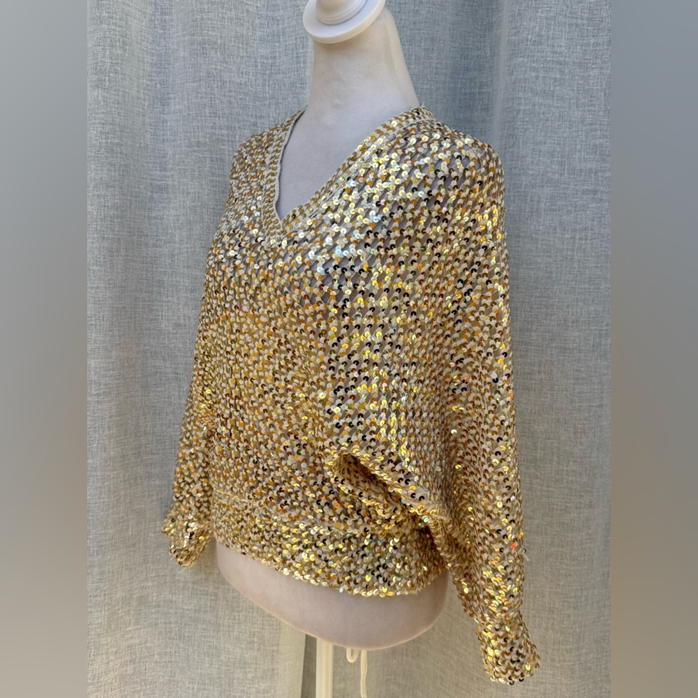 1980 Lory’s gold sequins v neck crochet sweater